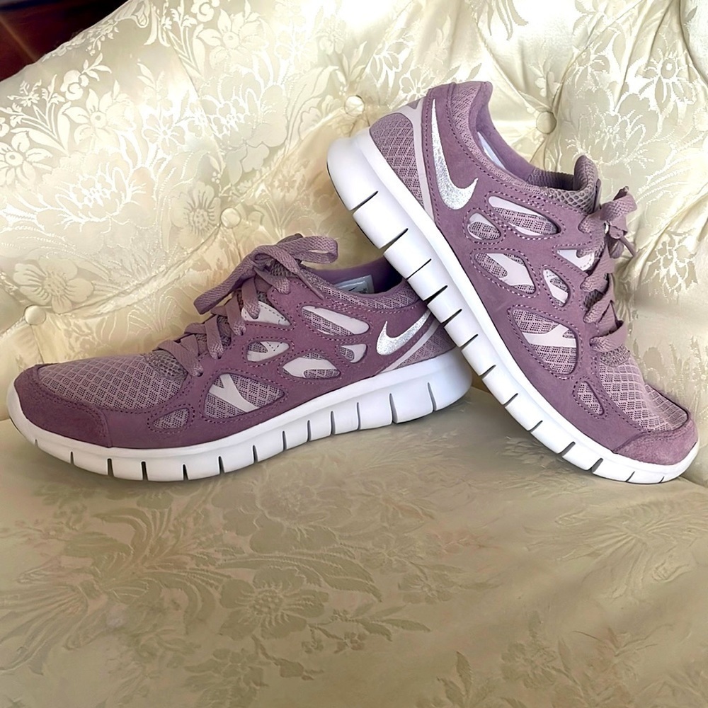 Brand New Nike Free Run 2 Lace Up Sneakers Plum Fog Breathable Lightweight